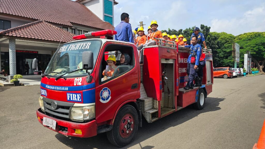 Damkar Tangsel Hadirkan Mobil Edukasi Kebakaran untuk Anak TK