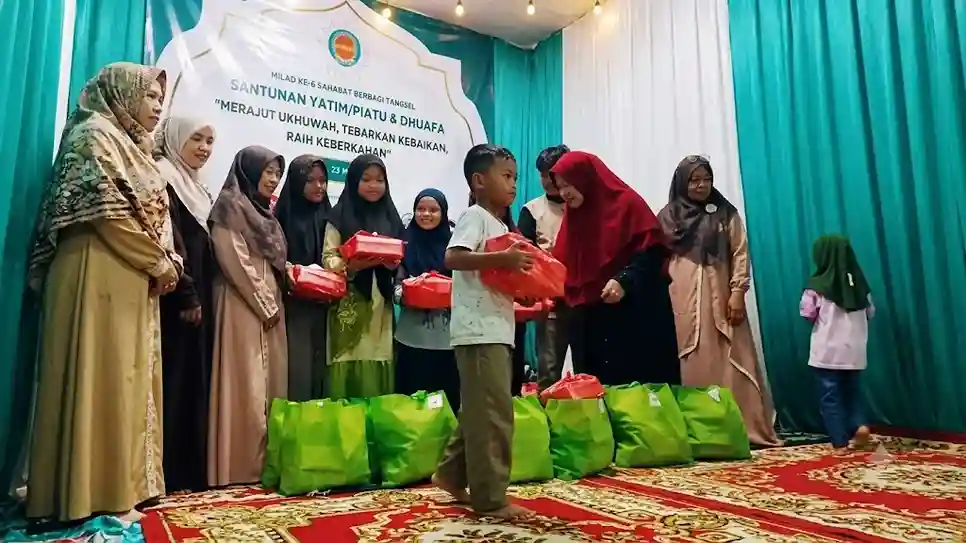 Pegadaian CPS Pondok Aren dan Sahabat Berbagi Tangsel Santuni Anak Yatim dan Dhuafa