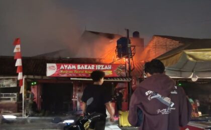 Kompor Gas Hanguskan Warung Makan Ayam Bakar di Ciputat Timur