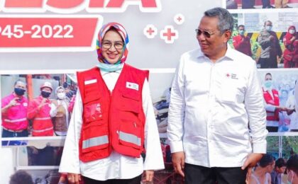 Gandeng Pemkot Tangsel, PMI Distribusikan Bantuan Air Bersih Bagi Warga Terdampak Kemarau di Setu