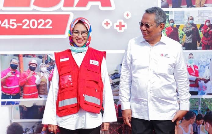 Gandeng Pemkot Tangsel, PMI Distribusikan Bantuan Air Bersih Bagi Warga Terdampak Kemarau di Setu
