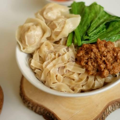 Jelajah Rasa di Tangerang Selatan: Menyesap Kelezatan Tiga Legenda Mie Ayam yang Bikin Ketagihan