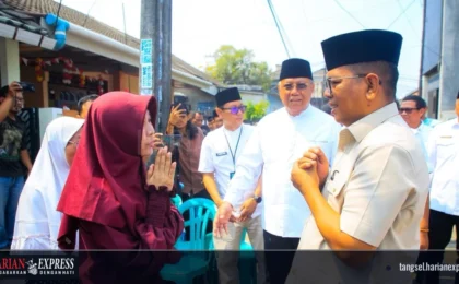 Wali Kota Tangsel dan Gubernur Banten Sambangi Keluarga Jurnalis Donal Husni Wali Kota Tangsel dan Gubernur Banten Sambangi Keluarga Jurnalis Donal Husni