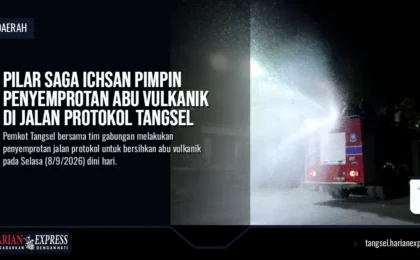 Pilar Saga Ichsan Pimpin Penyemprotan Abu Vulkanik di Jalan Protokol Tangsel Pilar Saga Ichsan Pimpin Penyemprotan Abu Vulkanik di Jalan Protokol Tangsel