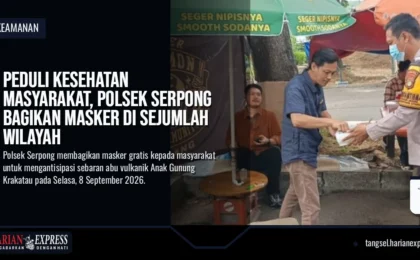 Peduli Kesehatan Masyarakat, Polsek Serpong Bagikan Masker di Sejumlah Wilayah